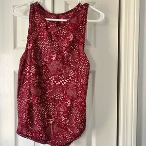 lululemon tank with cut out